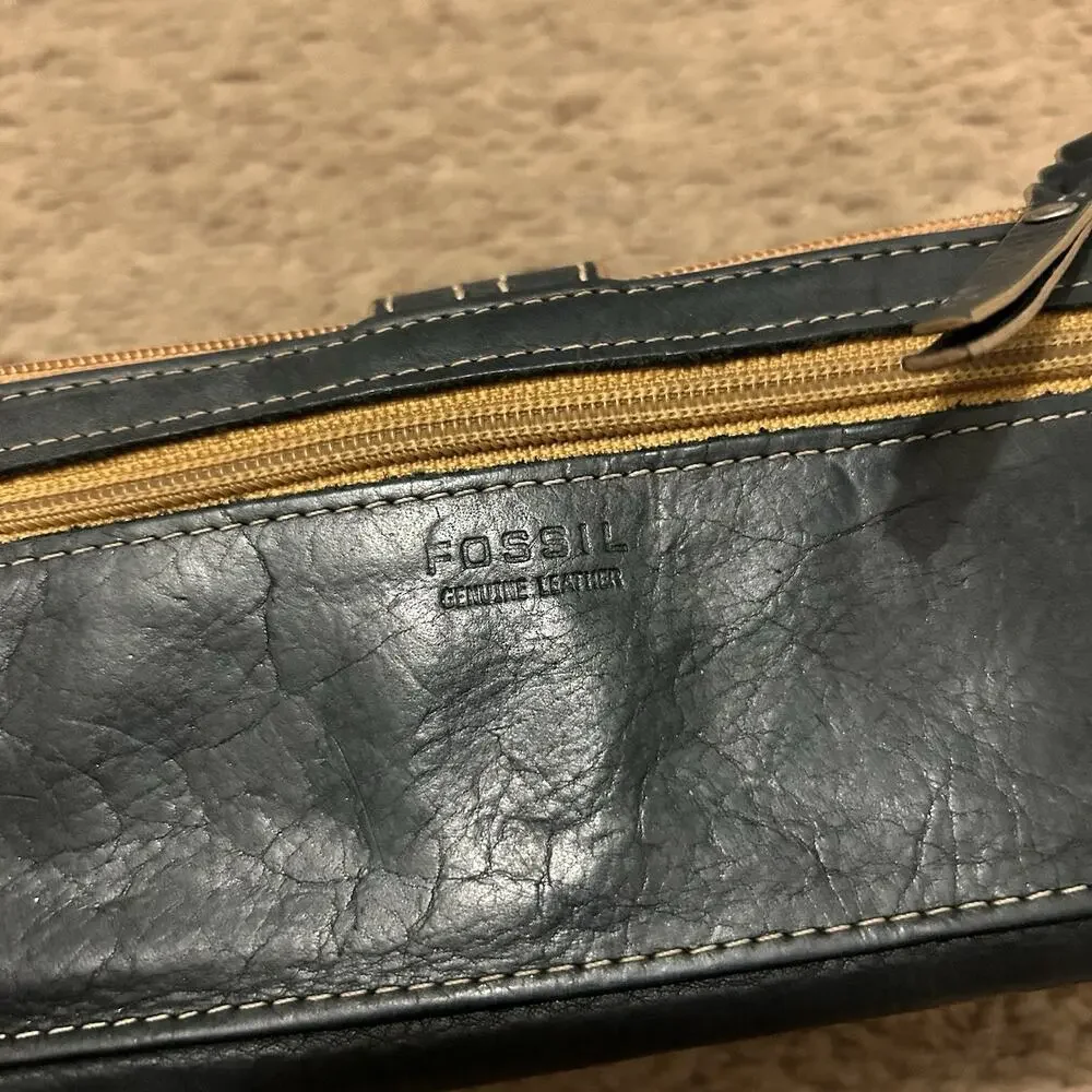 Fossil Women's Weekender Checkbook Clutch Blue Leather Bi-Fold Wallet